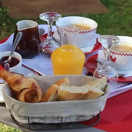 Ecuries De Bed & Breakfast Laramiere