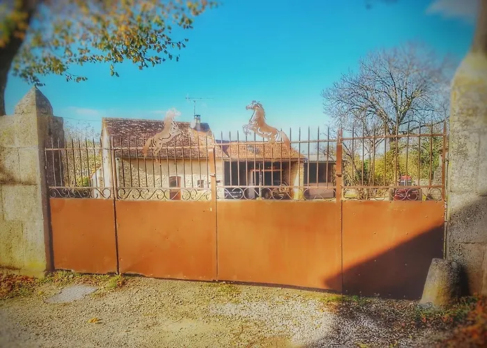 Bed & Breakfast Ecuries De 3*