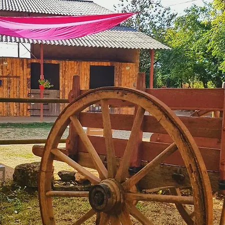 Ecuries De ベッド・アンド・ブレックファスト Laramiere