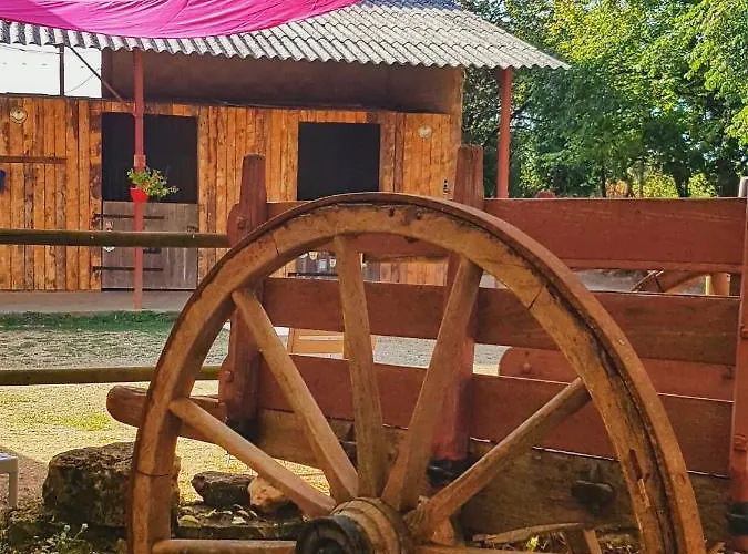 Ecuries De Отель типа 